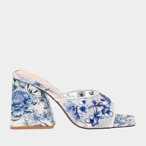 Betsey Johnson heels 6.5